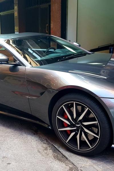 Aston Martin Db9